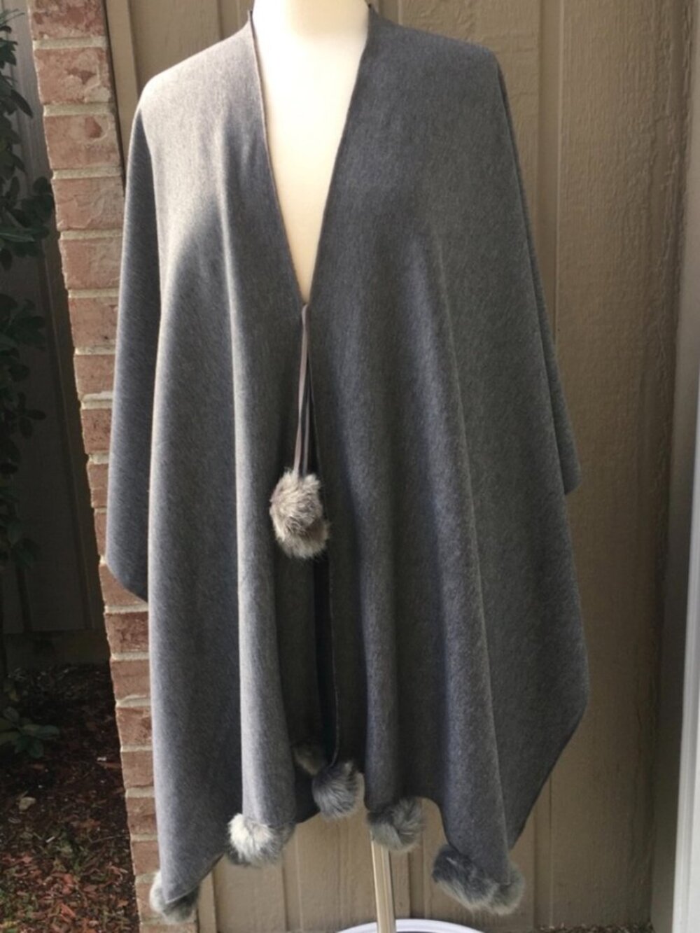 Marc New York by Andrew Marc fleece lined cape poncho OSFA